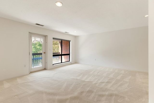 4 Summit Drive 504, Reading, MA 01867
