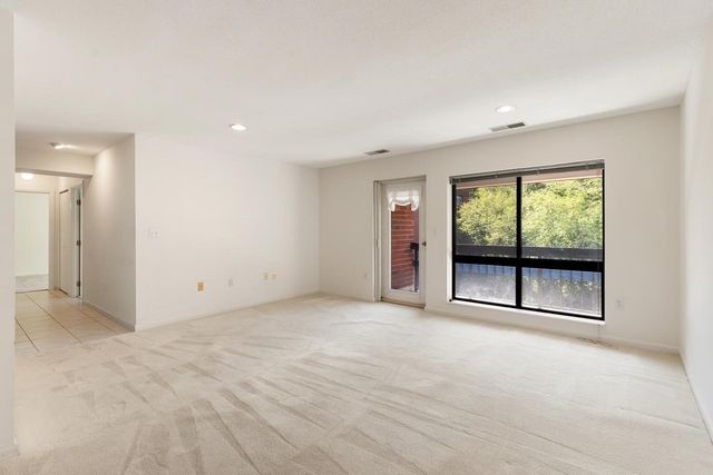 4 Summit Drive 504, Reading, MA 01867