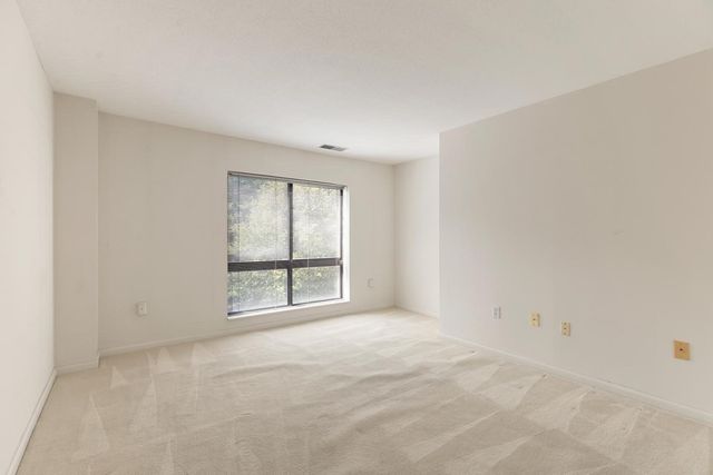 4 Summit Drive 504, Reading, MA 01867
