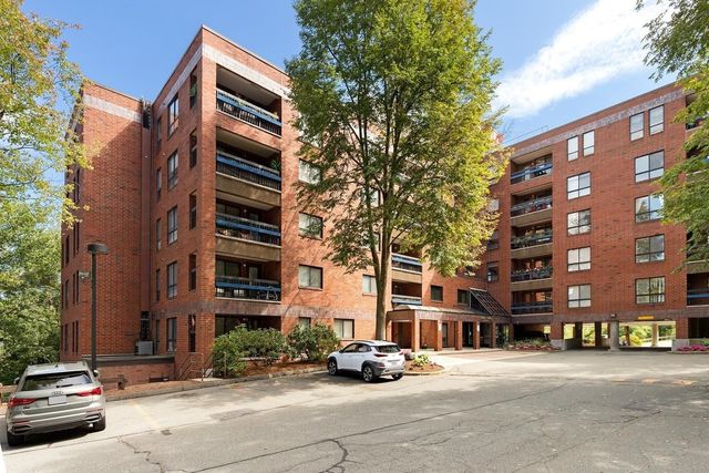 4 Summit Drive 504, Reading, MA 01867