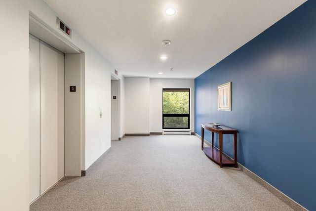 4 Summit Drive 504, Reading, MA 01867