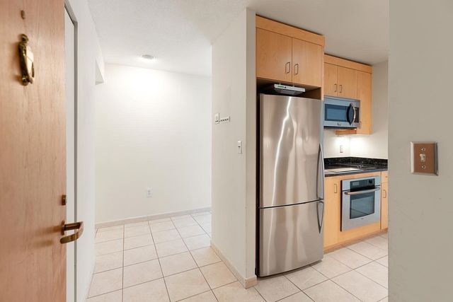 4 Summit Drive 504, Reading, MA 01867