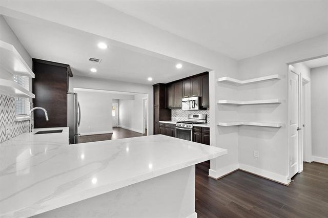 1511 Mcneil Street, Houston, TX 77009
