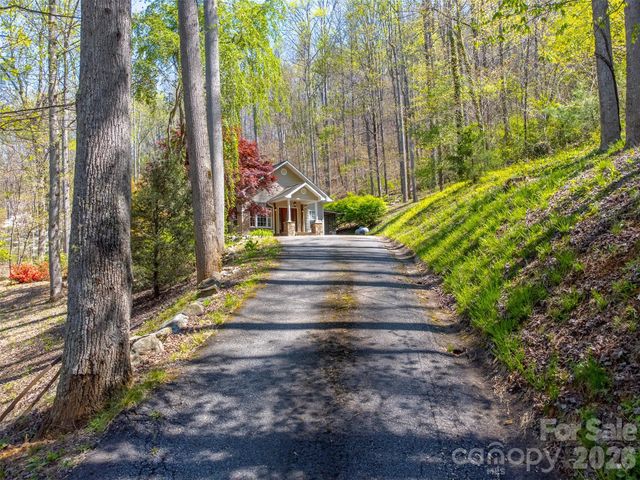 605 Toy Cove Road, Sylva, NC 28779