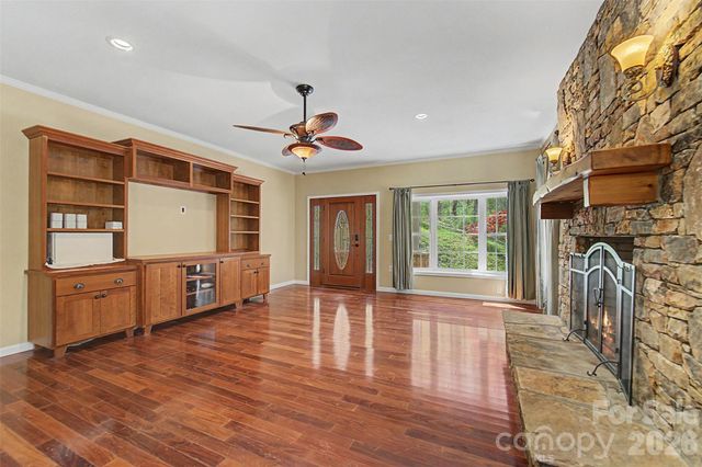 605 Toy Cove Road, Sylva, NC 28779
