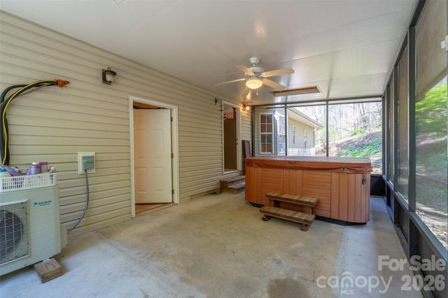 605 Toy Cove Road, Sylva, NC 28779