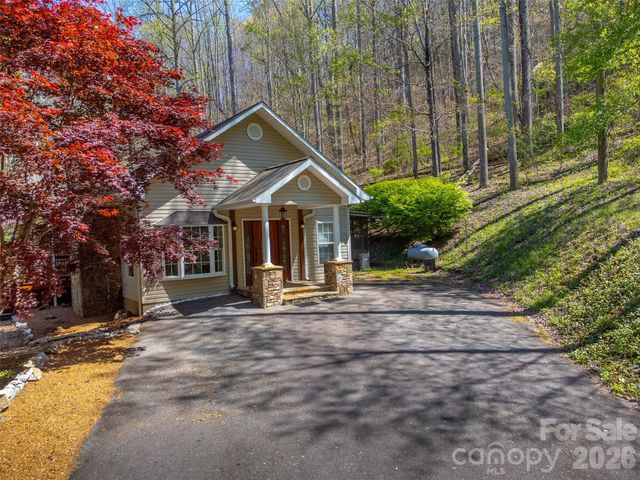 605 Toy Cove Road, Sylva, NC 28779