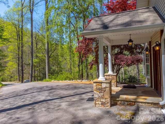 605 Toy Cove Road, Sylva, NC 28779
