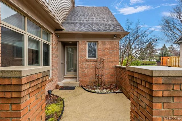 2648 Pebble Beach Drive, Oakland, MI 48363