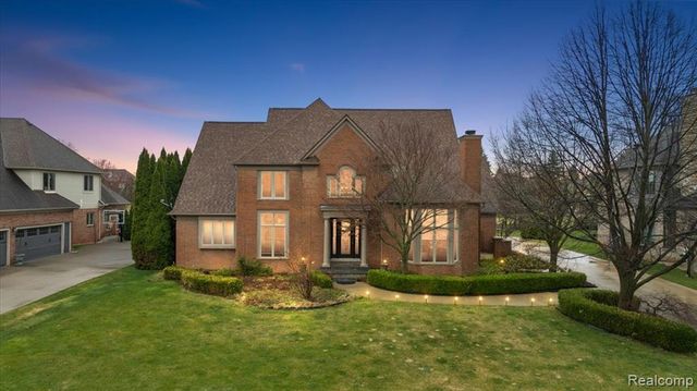 2648 Pebble Beach Drive, Oakland, MI 48363
