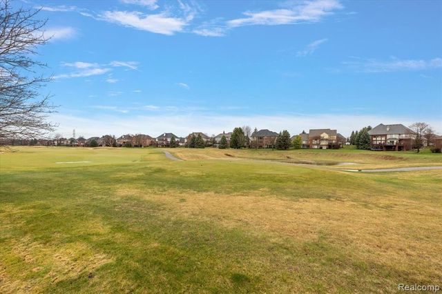 2648 Pebble Beach Drive, Oakland, MI 48363