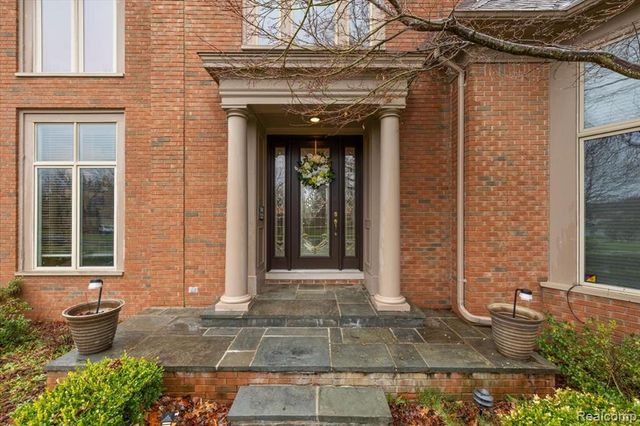 2648 Pebble Beach Drive, Oakland, MI 48363