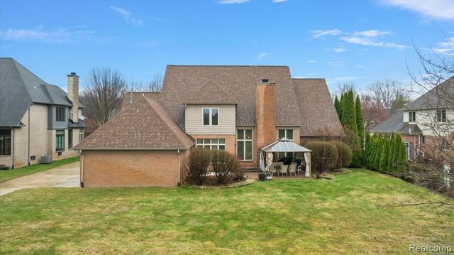2648 Pebble Beach Drive, Oakland, MI 48363