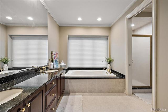 2648 Pebble Beach Drive, Oakland, MI 48363