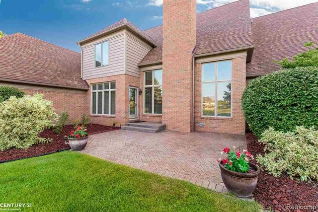 2648 Pebble Beach Drive, Oakland, MI 48363