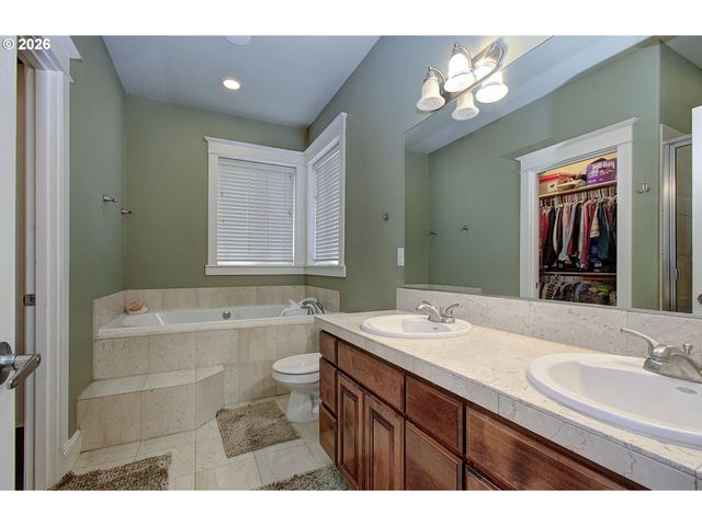 1189 E ENNIS Ct, La Center, WA 98629