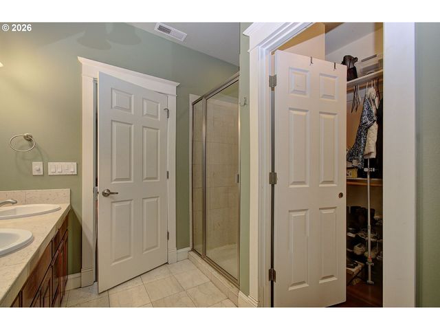 1189 E ENNIS Ct, La Center, WA 98629