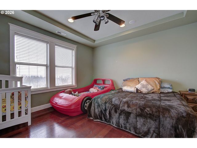 1189 E ENNIS Ct, La Center, WA 98629