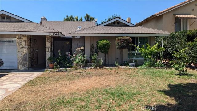2542 N Pacific Avenue, Santa Ana, CA 92706