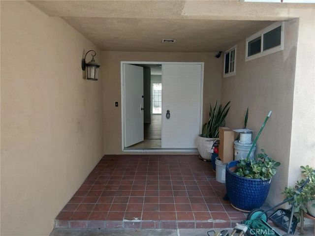 2542 N Pacific Avenue, Santa Ana, CA 92706
