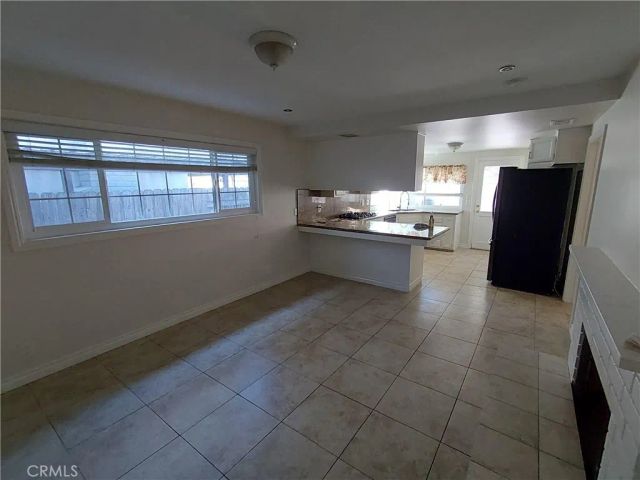 2542 N Pacific Avenue, Santa Ana, CA 92706