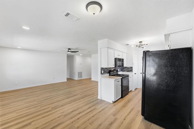 16215 Dunman Lane, Houston, TX 77044