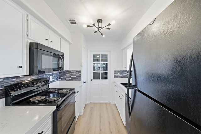 16215 Dunman Lane, Houston, TX 77044