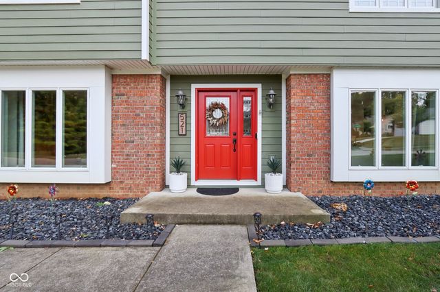 521 Thornberry Drive, Carmel, IN 46032