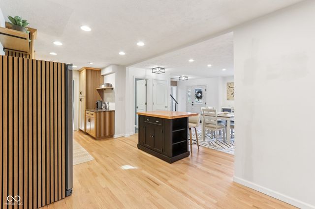 521 Thornberry Drive, Carmel, IN 46032