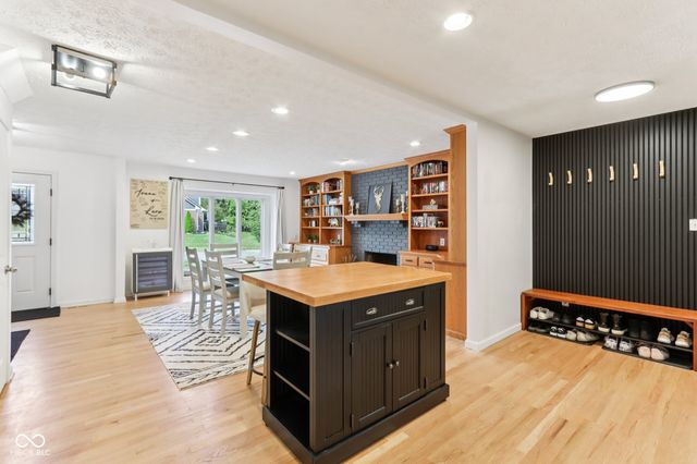 521 Thornberry Drive, Carmel, IN 46032