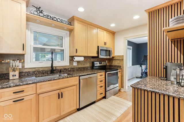 521 Thornberry Drive, Carmel, IN 46032