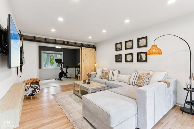 521 Thornberry Drive, Carmel, IN 46032