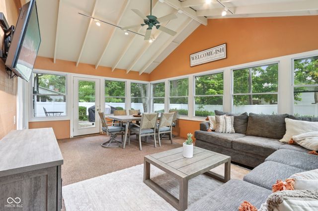 521 Thornberry Drive, Carmel, IN 46032