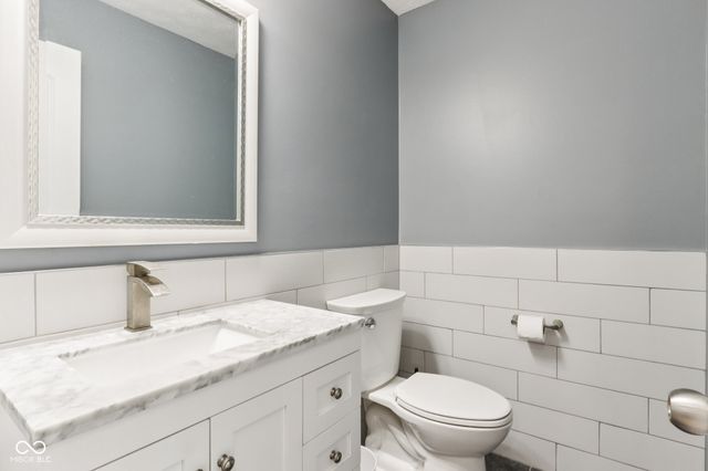 521 Thornberry Drive, Carmel, IN 46032