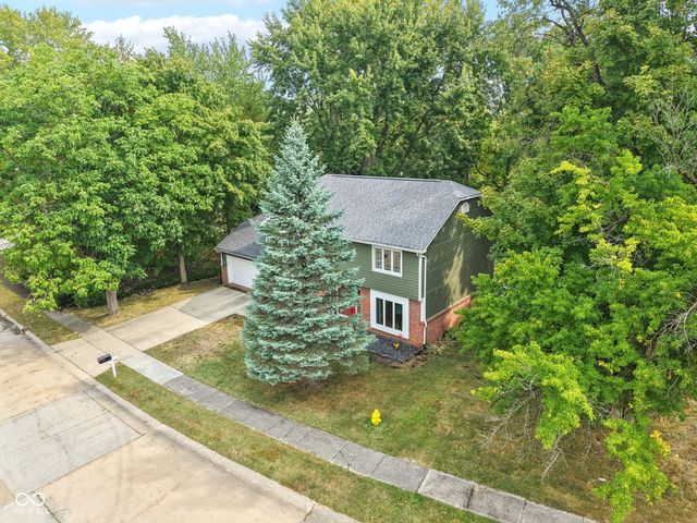 521 Thornberry Drive, Carmel, IN 46032