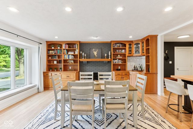 521 Thornberry Drive, Carmel, IN 46032