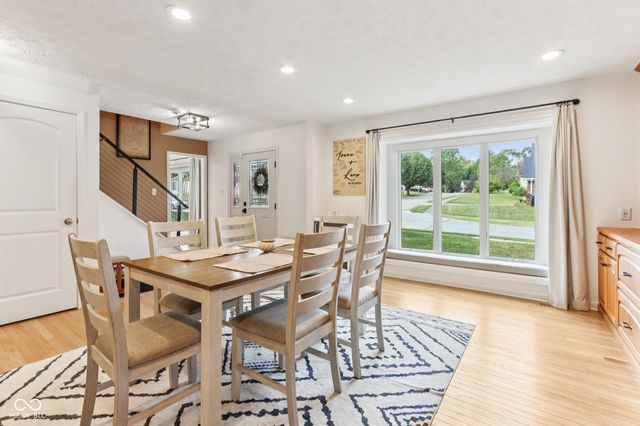 521 Thornberry Drive, Carmel, IN 46032