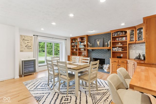 521 Thornberry Drive, Carmel, IN 46032