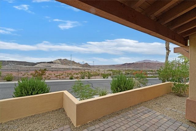 1214 Calcione Drive, Henderson, NV 89011