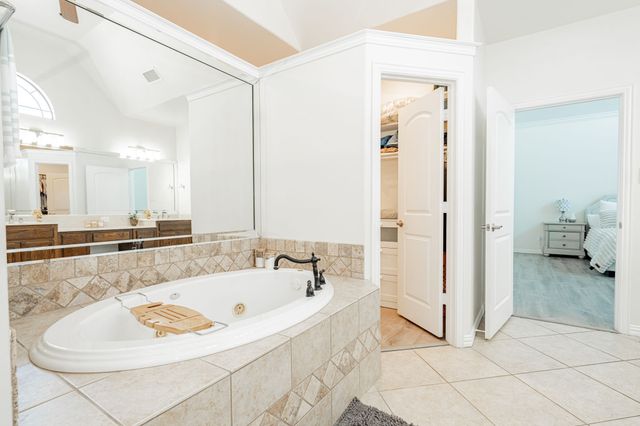12176 Livingston Way, Talty, TX 75126