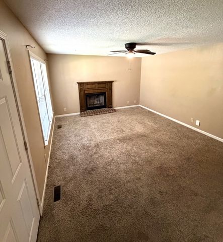 482 Bamburg Dr, Clarksville, TN 37040