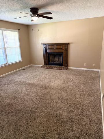 482 Bamburg Dr, Clarksville, TN 37040