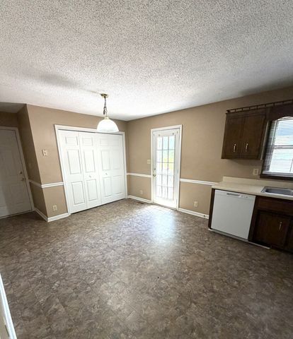 482 Bamburg Dr, Clarksville, TN 37040