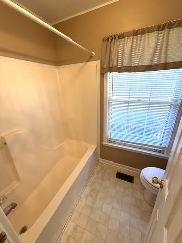 482 Bamburg Dr, Clarksville, TN 37040