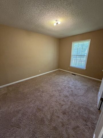 482 Bamburg Dr, Clarksville, TN 37040