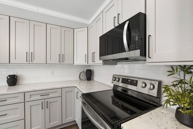 100 Maple View Dr, Lebanon, TN 37090