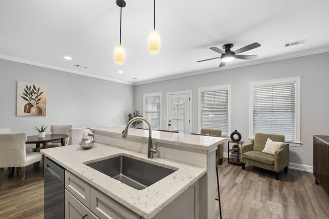100 Maple View Dr, Lebanon, TN 37090