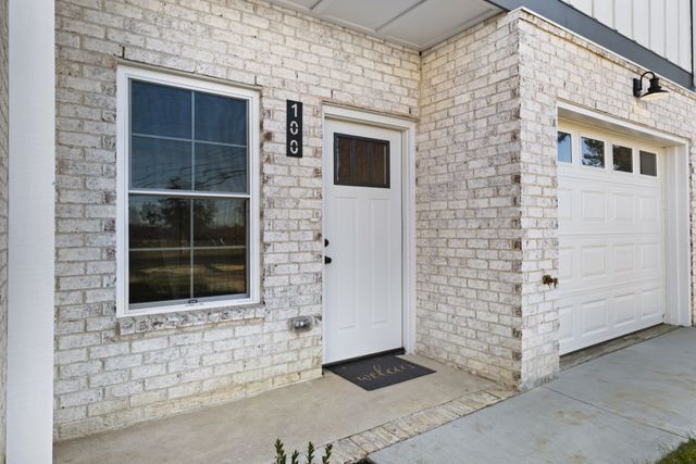 100 Maple View Dr, Lebanon, TN 37090
