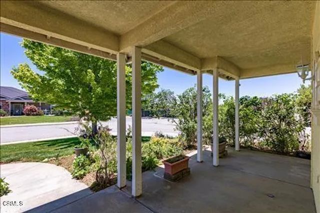 1300 Scarlet Oak Drive, Tehachapi, CA 93561