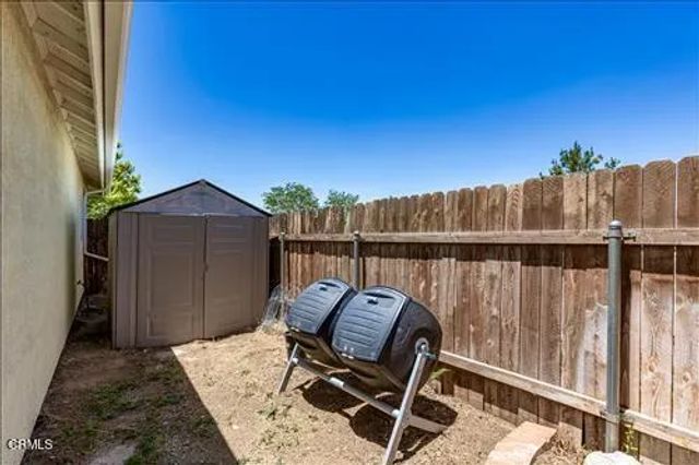 1300 Scarlet Oak Drive, Tehachapi, CA 93561